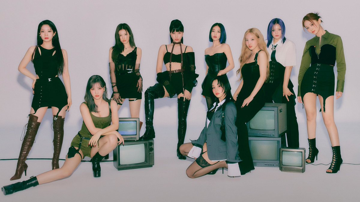 [220928]

Billboard 200 listesinin ilk 3'üne girebilen sadece Korece çıkarılmış kadın albümleri:

#2 BLACKPINK 'THE ALBUM'
#3 TWICE 'Formula of Love: O+T=<3' 🔥
#3 BETWEEN 1&2 🔥
#3 Aespa 'Girls'

#TWICE #트와이스 @JYPETWICE