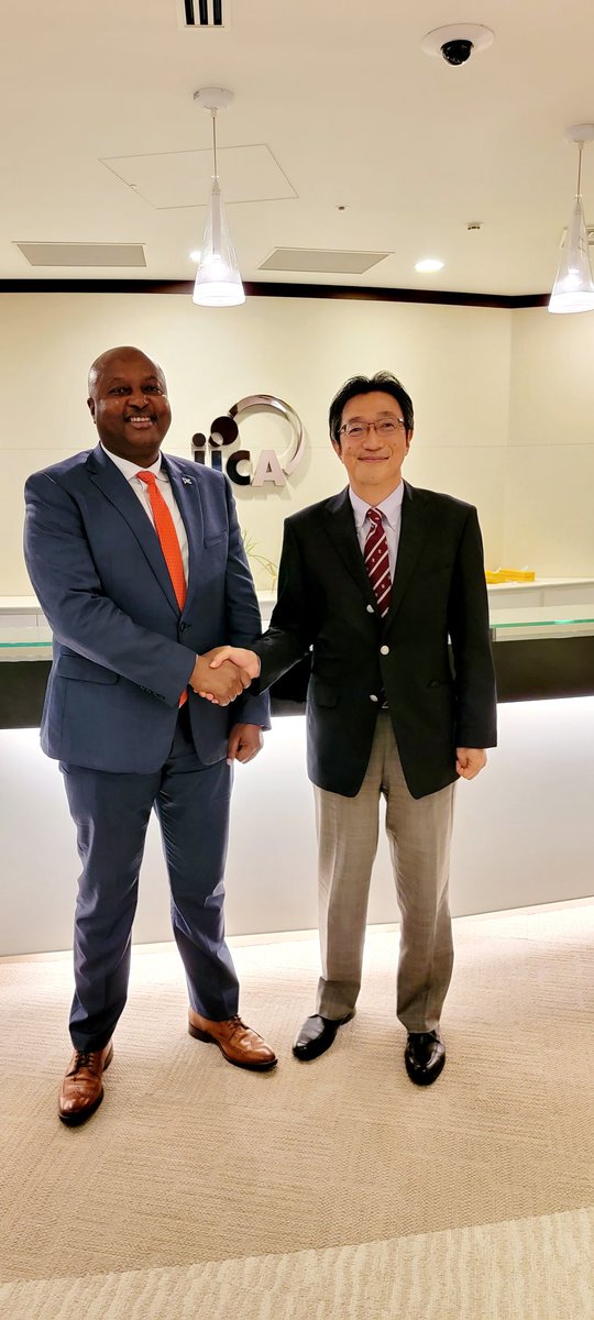 Delighted to have had a fruitful bilateral meeting with Mr. #Nakamura_Toshiyuki, senior vice president of the Japan International Cooperation Agency, #JICA on the state of cooperation between #Burundi & #Japan, projects under analysis & the follow-up of the outcome of the #TICAD8
