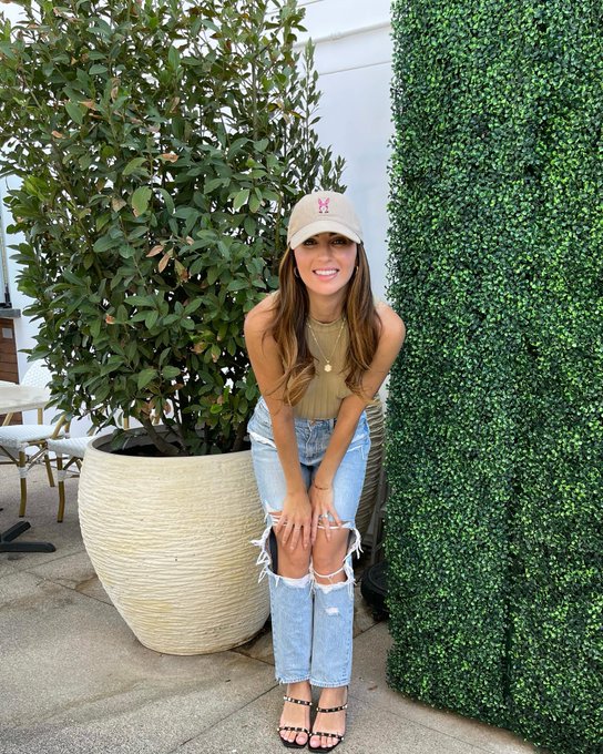 felt cute at brunch today 😇 https://t.co/trO6X73kRB