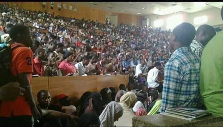 SalimAlly__'s tweet photo. Which Course has this kind of crowd in your university? https://t.co/MCa3Dym73o