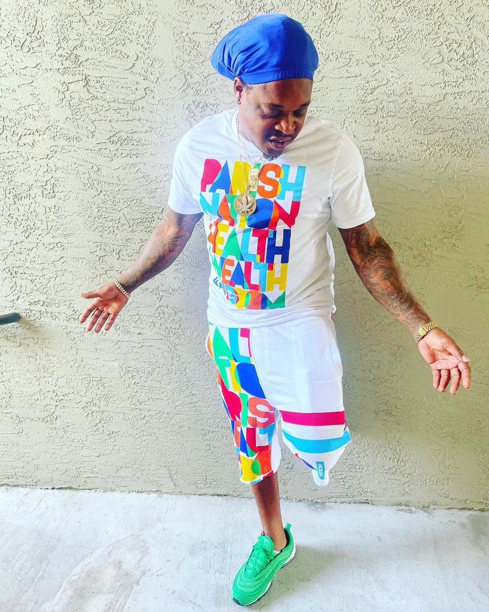 GunjaManMusic's tweet photo. Don’t be shook when I run down on you #Predator #LLGrace https://t.co/SzHGMQYK8N
