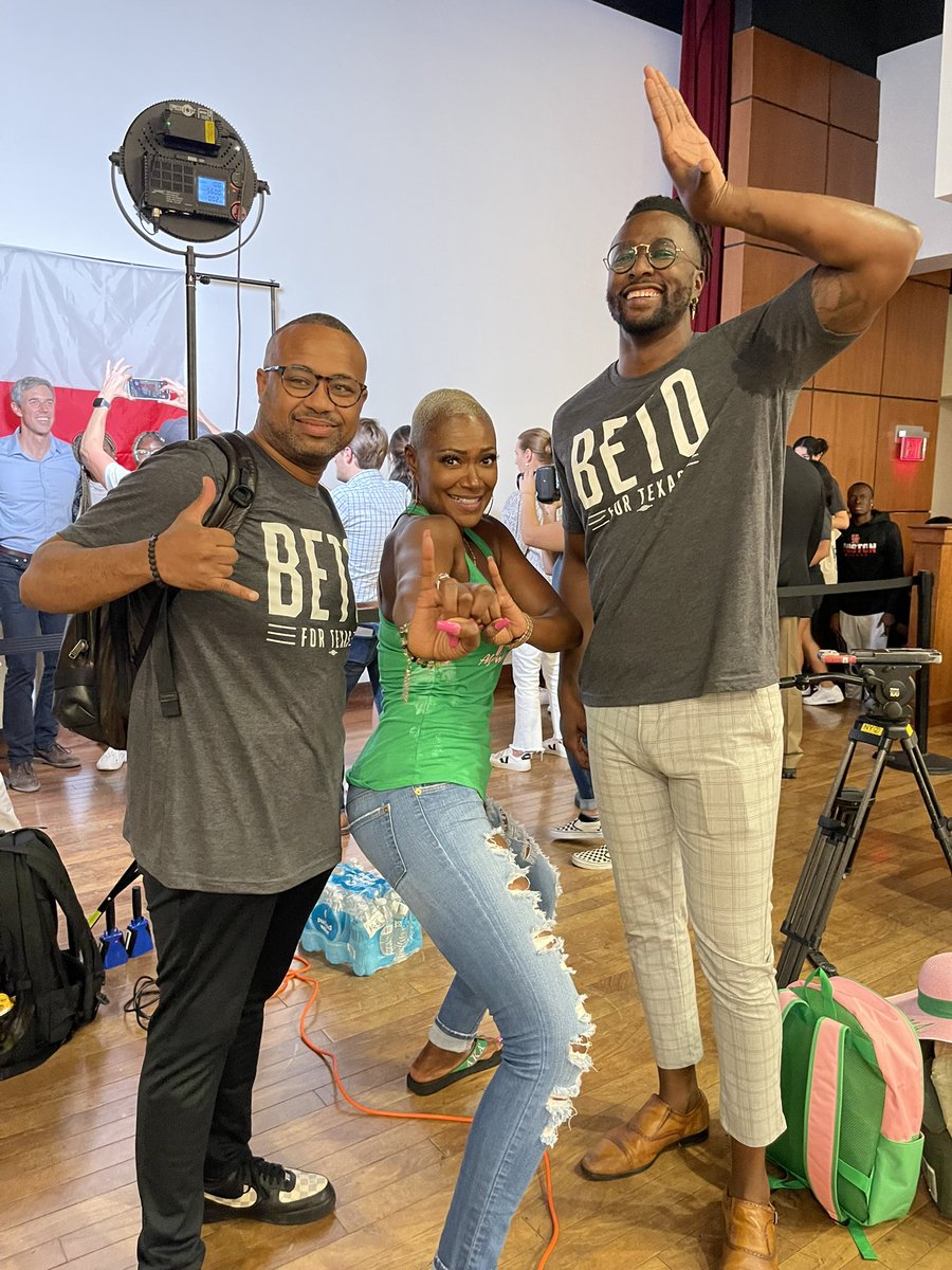 JonesJolanda's tweet image. Happy 2 host Beto in House District 147 at my Alma Mater  UH! #TeamBeto #NotYourAverageJo #JoGotUs #HD147 #GoCoogs #3rdWard #TurnTexasBlue #DeterminedDemocrats
