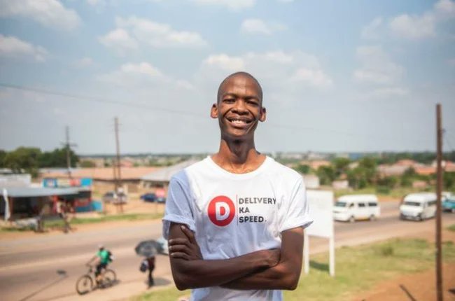 KasiEconomy's tweet photo. His food delivery business is booming in the townships

After Uber Eats and Mr D  stopped operating in some townships, because of high crime rates, Godiragetse saw a gap. 

He says they haven’t had any issues of crime because the brand speaks to the people, they take pride in it. https://t.co/eE0Lx2EbTb