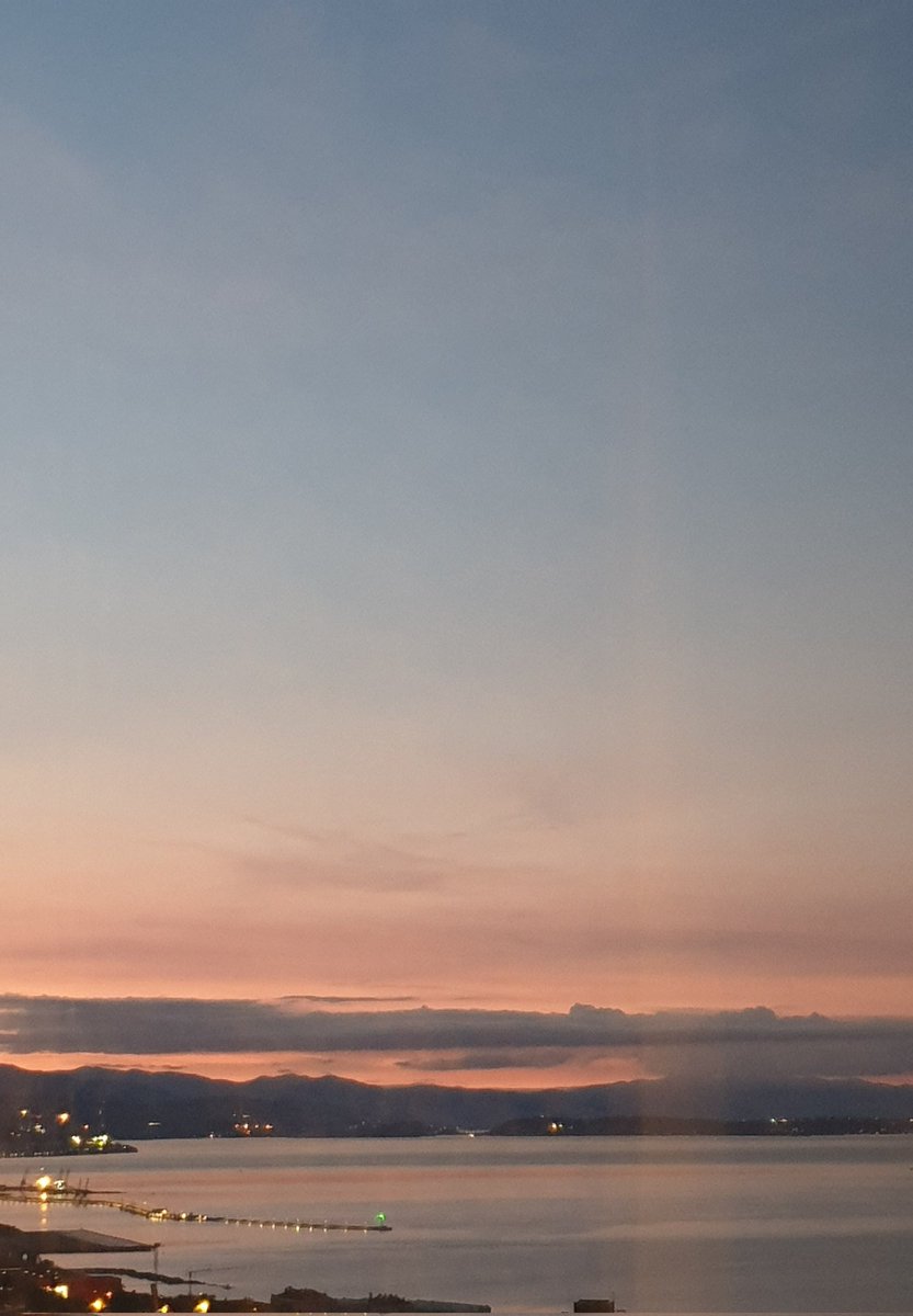 VesnaGagga's tweet photo. Tišinu duše more čuje ❤
#zaljev #kvarner #mololongo #jutro #dobrojutro https://t.co/uqF0e49sbd