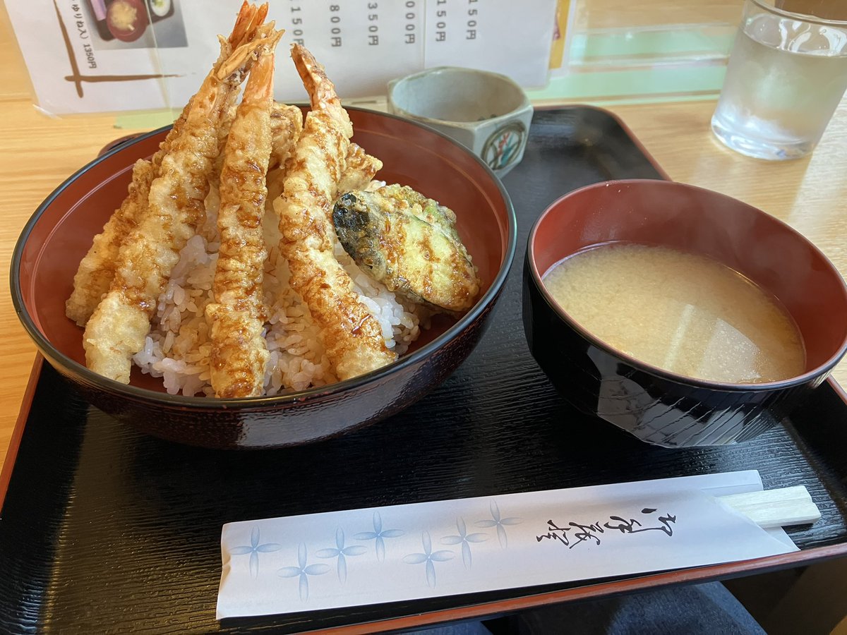feelgoodcom's tweet image. 海老天丼&amp;amp;ハーブ豚天丼。
どっちも旨し♪

#小川屋
#1957年創業
#北海道真狩村
#真狩村の老舗