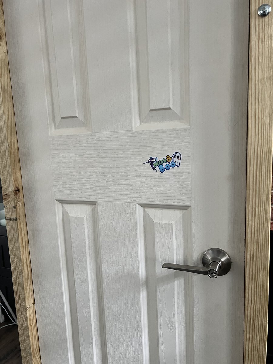 We now have a lockpicking door!!! Lots more locks to add! #lockpicking #locksport #mosandboo