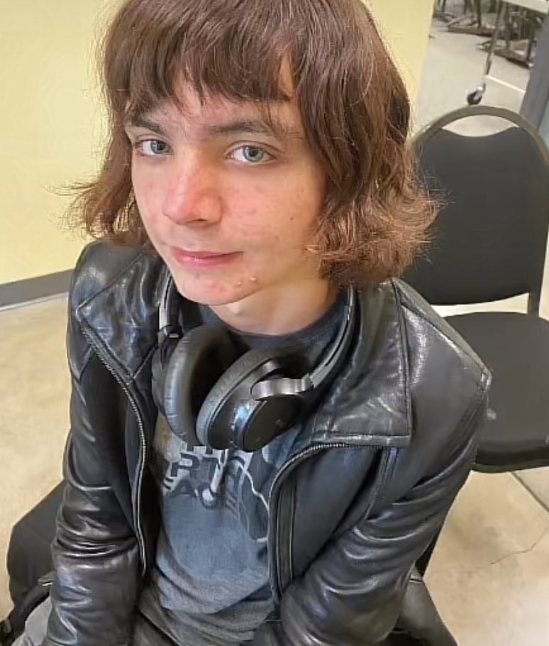 her name is SERENA brenneman and she deserves justice. her body was found drowned in the notoriously transphobic town of salem, oregon. this was no accident. may she rest in peace.