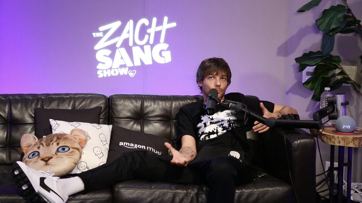 ZachSangShow's tweet photo. thanks to @Louis_Tomlinson for getting comfortable and stopping by the show! 

the full interview will be on our YouTube channel in the near future 😌 #LouisOnAmp #FaithInTheFuture https://t.co/630DGFsn4X