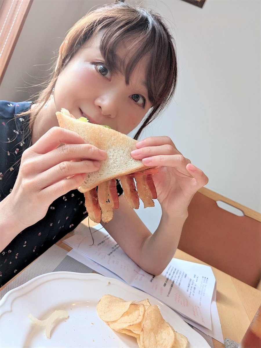 RADIOBERRY764FM's tweet photo. 【#SAKURAFM】
このあと11時40分からは
「SA・KU・RA FM」🌸
#さくら市 のオススメグルメを
#須賀由美子 がたっぷりご紹介📻

最終回！
今回のお店は

／
#Bellacafe
＼

#アメリカンベーコンサンド
#自家製ニューヨークチーズケーキ
をいただきまーす( *´艸｀)

#rberry
https://t.co/M14muMsu8X https://t.co/PixMXT64qA