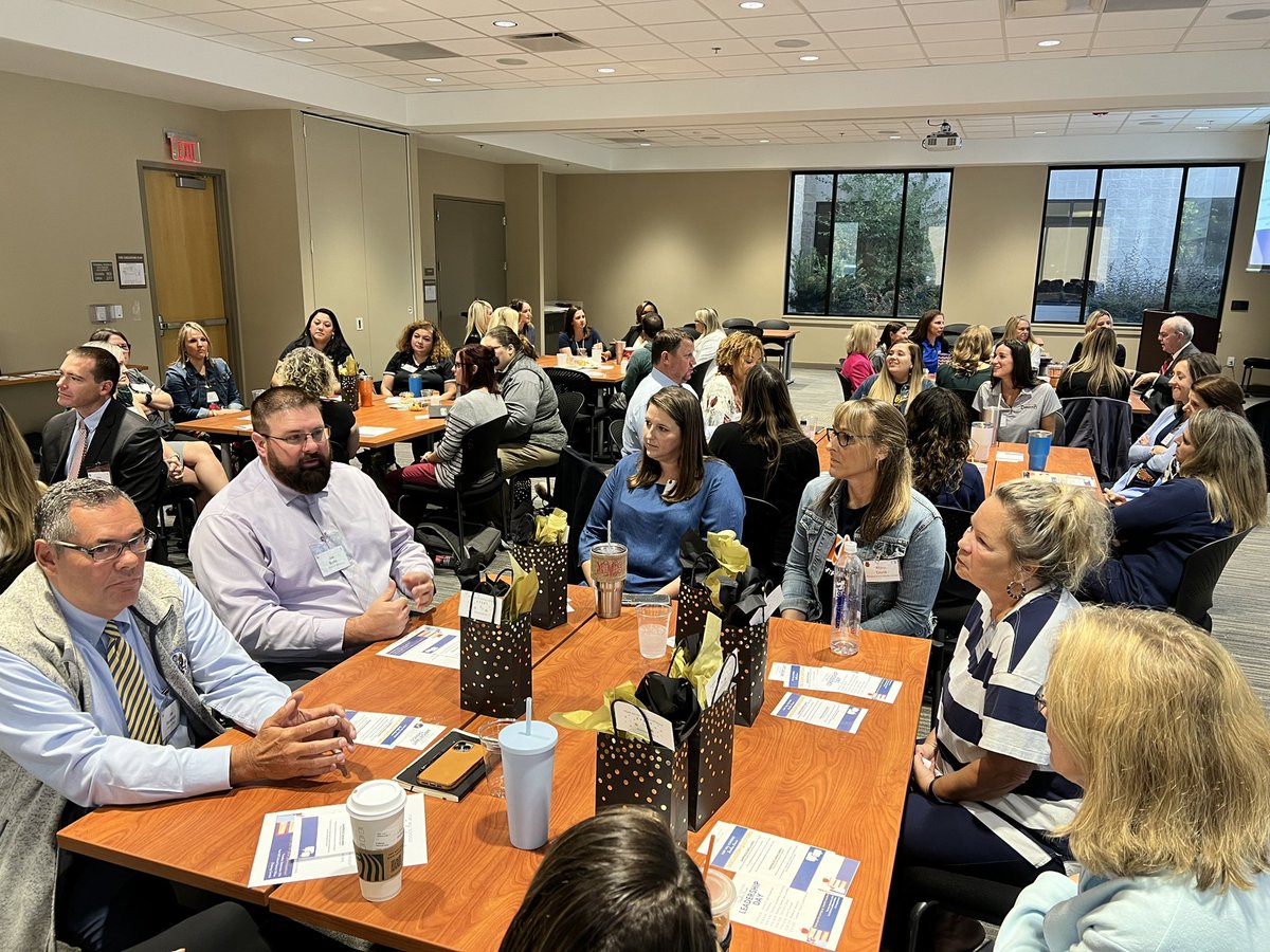 Laura Merk tweet media