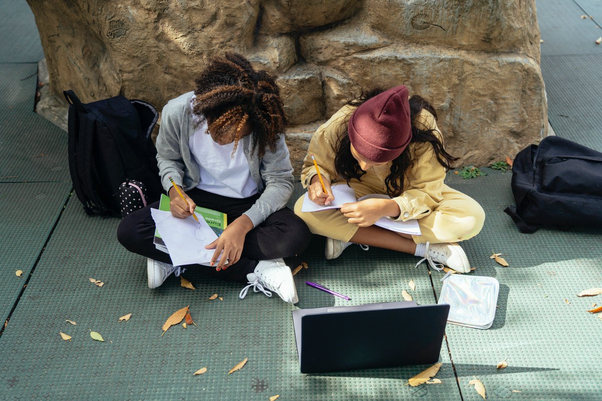 oaipsu's tweet photo. As we get started this fall #TeachingAtPSU, here are 5 quick things we've found that make the first week easier. 1/
 #PortlandStateUniversity https://t.co/BCk35A0083 https://t.co/RybM5MnxEJ