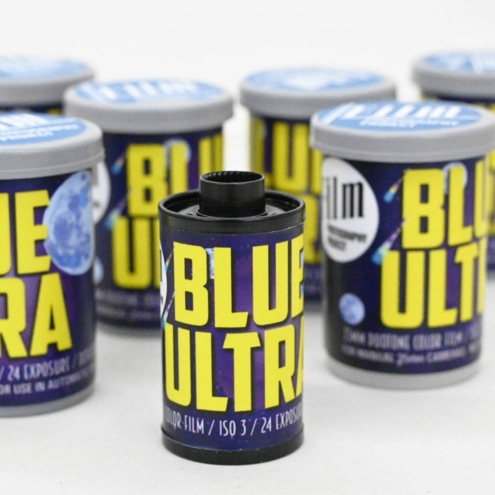 champcamera's tweet photo. #FPP BLUE ULTRA COLOR by #港北ニュータウン 店
FPP BLUE ULTRA COLOR は超低感度ISO 3を生かした緻密な描写と柔らかな青~バイオレットの色調が美しい1本。マニュアル露出可能なカメラでのご使用がおすすめです。
#ISO3 #BLUEULTRACOLOR #都筑ふれあいの丘 #グリーンライン
https://t.co/a5VuJlrbuq https://t.co/sOJA8ZTEwj