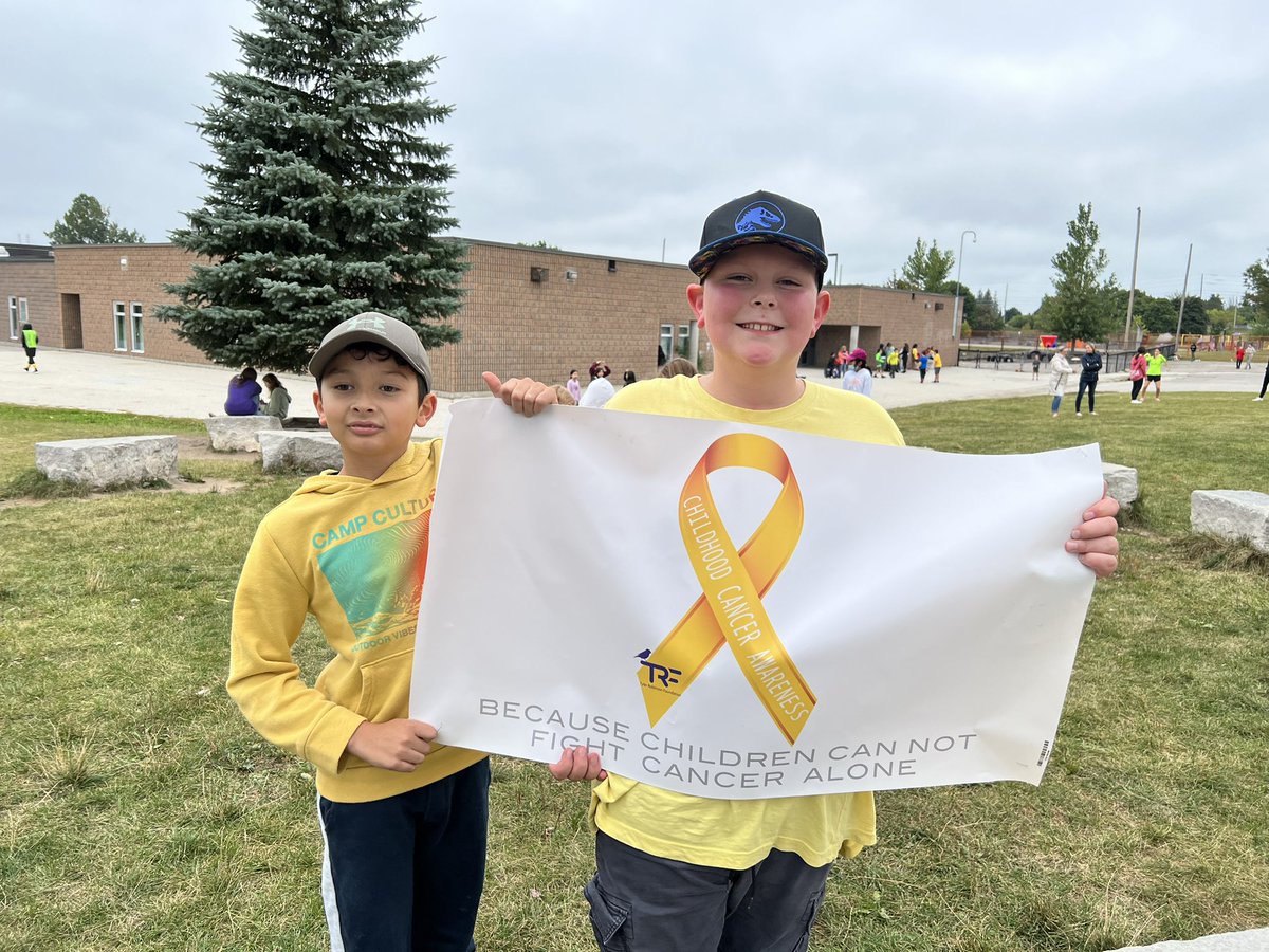 sjpflames's tweet photo. SJP flames showing golden support for @TRFdotORG and all children fighting cancer during this Childhood Cancer Awareness month. Way to go flames! https://t.co/HMGiDidigg