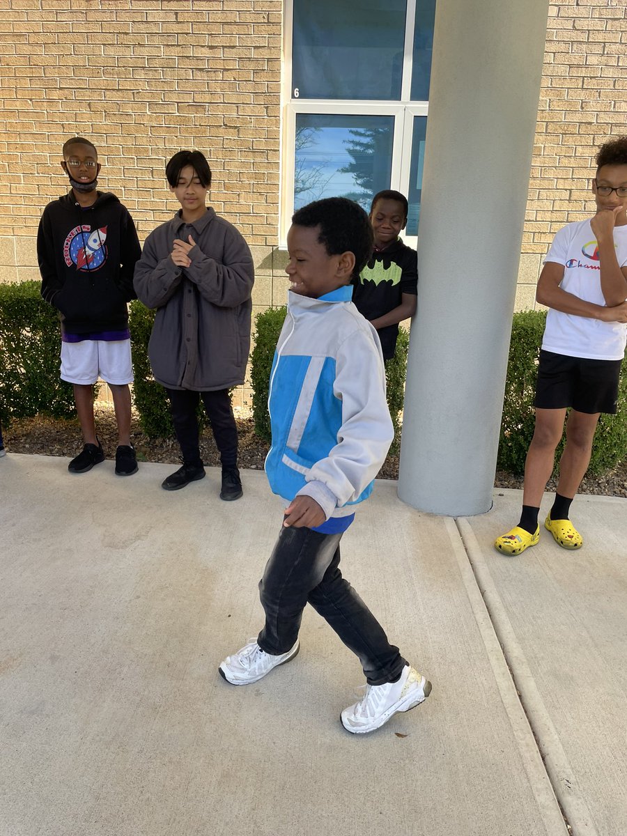 MrsKelseyRay's tweet photo. 2nd meeting of #CREW was so much fun! These boys are already learning so much and getting to know each other better! They also are always recognizing each other's leadership and I love it! 🐉 @MrHazard101 @Warren_Elem https://t.co/0JR4n6jbpI