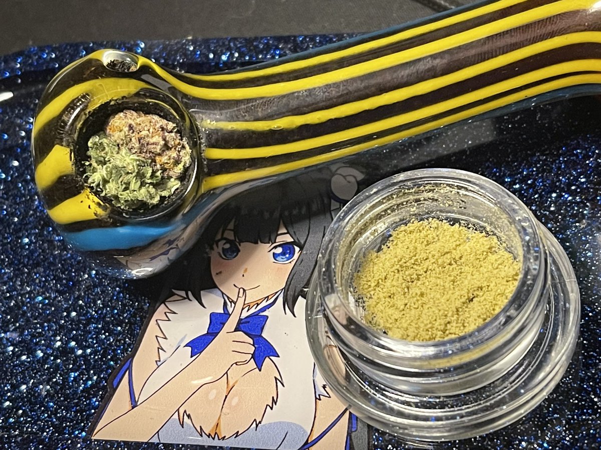 BrickellBud420's tweet photo. @Trulieve #PunchBreath vs #ParadiseWaits topped with Hybrid kief. #joker #BrainBowl #Hestia #Hurricane https://t.co/OFG4ErlEKW