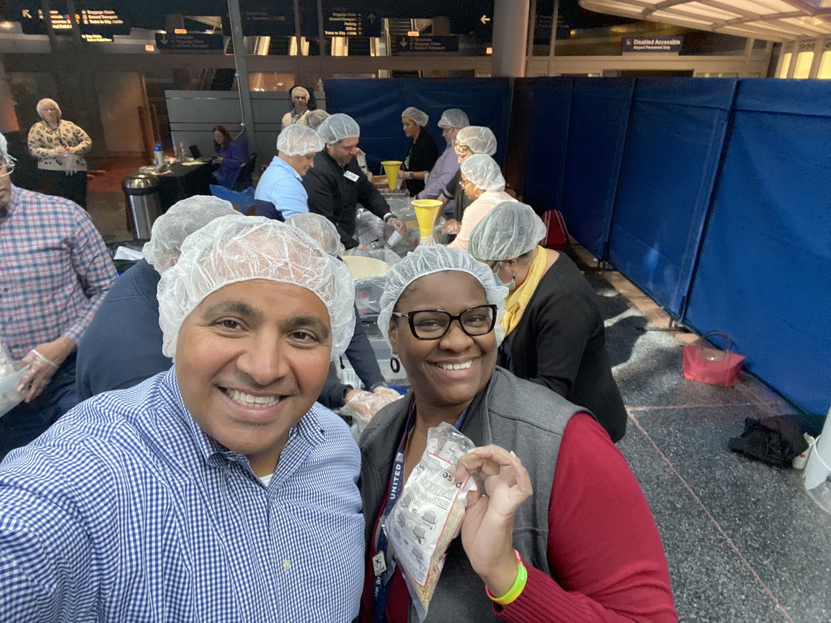 The @united  O’Hare team working hard to create meals for Rise Against Hunger @RAH_Hunger. Lots of fun times and hard work all for a great cause as @united celebrates our #septemberofservice #beingunited