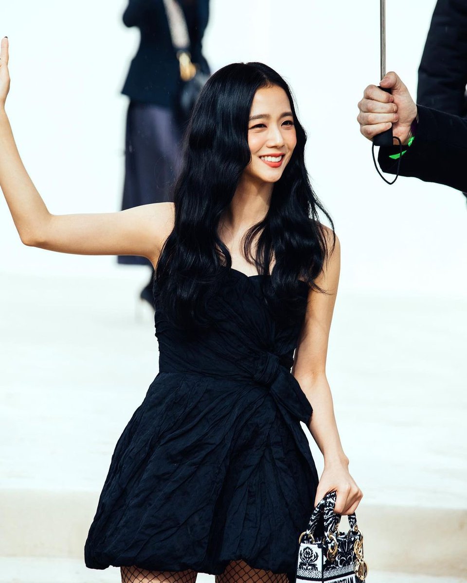 press0103's tweet photo. 220927 DIOR SS23 RTW SHOW (30)

#JISOOxDiorPFW #DiorSS23 @Dior
#지수   #JISOO   #블랙핑크   #BLACKPINK   @BLACKPINK https://t.co/j7q49ot0DO