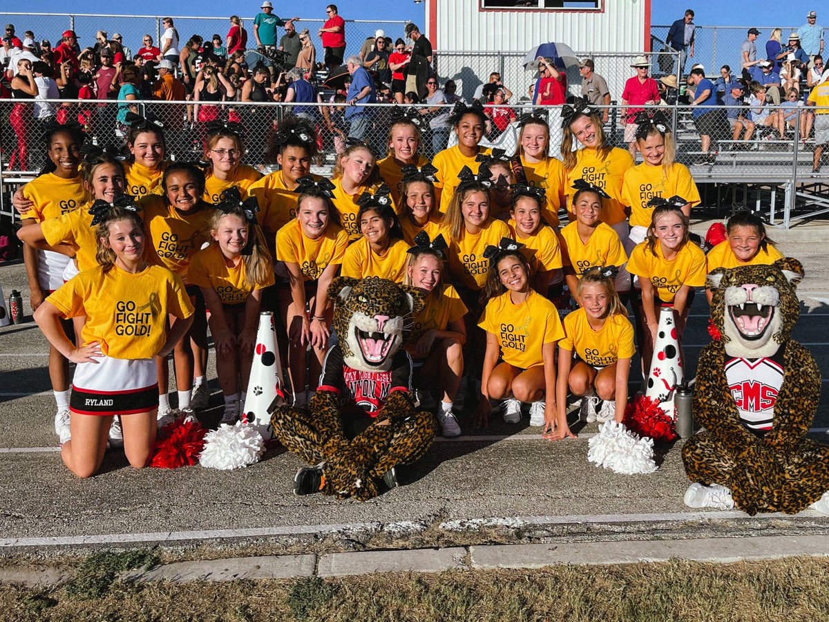 2022-2023 Gold Out game to support Childhood Cancer Awareness! 💛✨ <a href="/c_quidachay/">Chelsea Quidachay</a> @jess_carollo16 <a href="/MrsKaraJenkins/">Kara Jenkins</a> <a href="/CanyonMiddle/">Canyon Middle School</a> <a href="/BraxtonHead/">Braxton Head</a> <a href="/lyonseducator/">Christina Lyons</a> <a href="/CMS_Athletics1/">Canyon Middle School Athletics</a>
