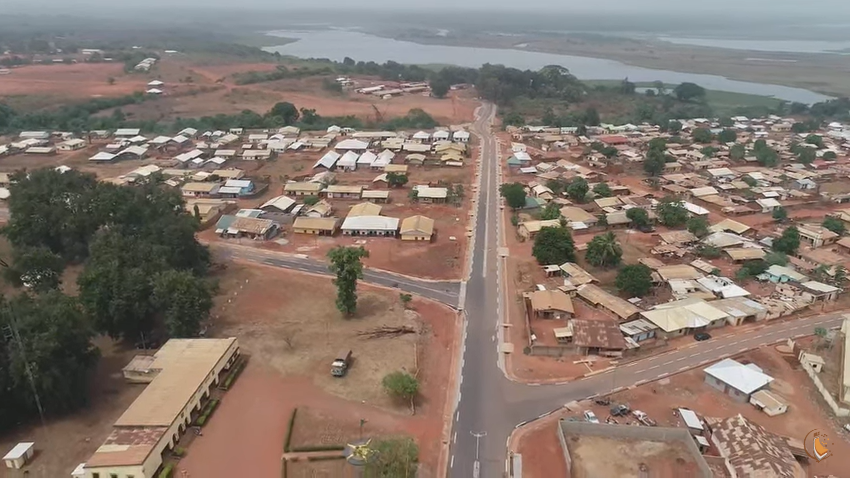 date_africa's tweet photo. 🇨🇲 Cameroun : Tibati 2018-2022 du bitume désormais dans quelques artères stratégiques de la bourgade située dans la Région de l'Adamaoua.
#utdacameroun #utdainfo #utdatibati https://t.co/tvjm9jMBak
