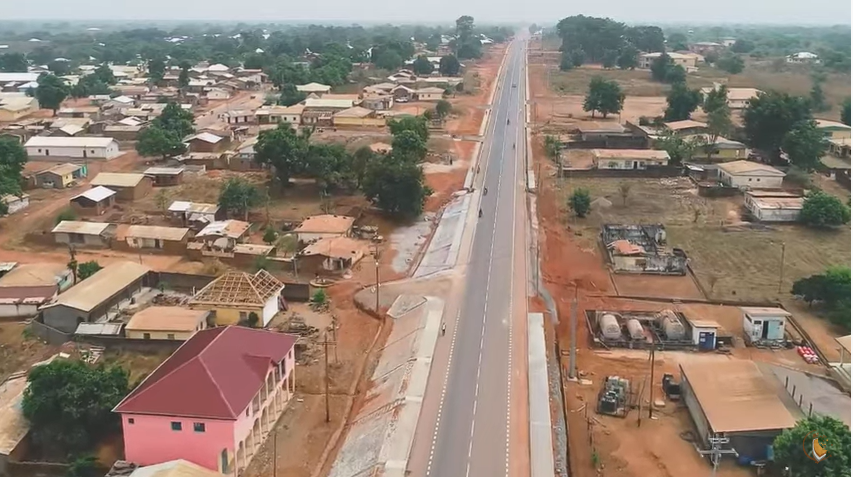 guyzoducamer's tweet photo. 🇨🇲 Cameroun : Tibati 2018-2022 du bitume désormais dans quelques artères stratégiques de la bourgade située dans la Région de l'Adamaoua.
#utdacameroun #utdainfo #utdatibati https://t.co/sJC2Jxoulm