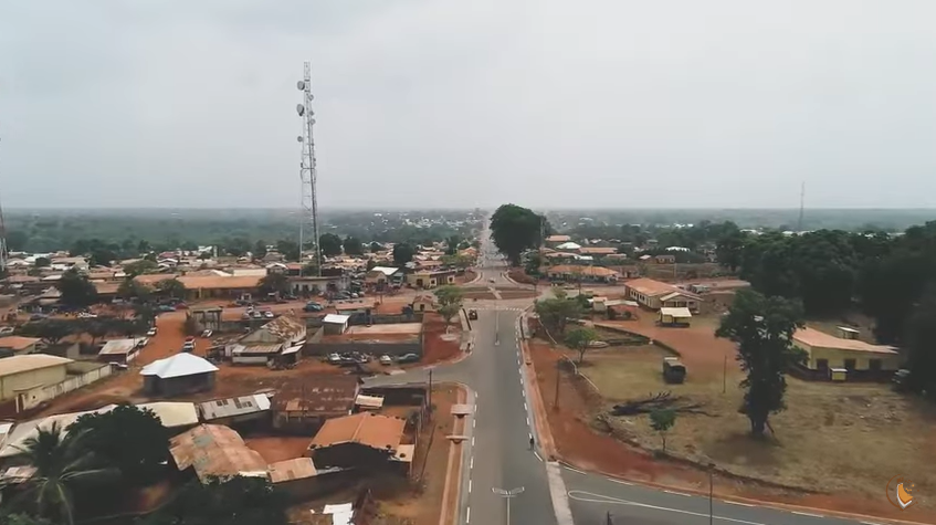 guyzoducamer's tweet photo. 🇨🇲 Cameroun : Tibati 2018-2022 du bitume désormais dans quelques artères stratégiques de la bourgade située dans la Région de l'Adamaoua.
#utdacameroun #utdainfo #utdatibati https://t.co/VRXLOgWiOH