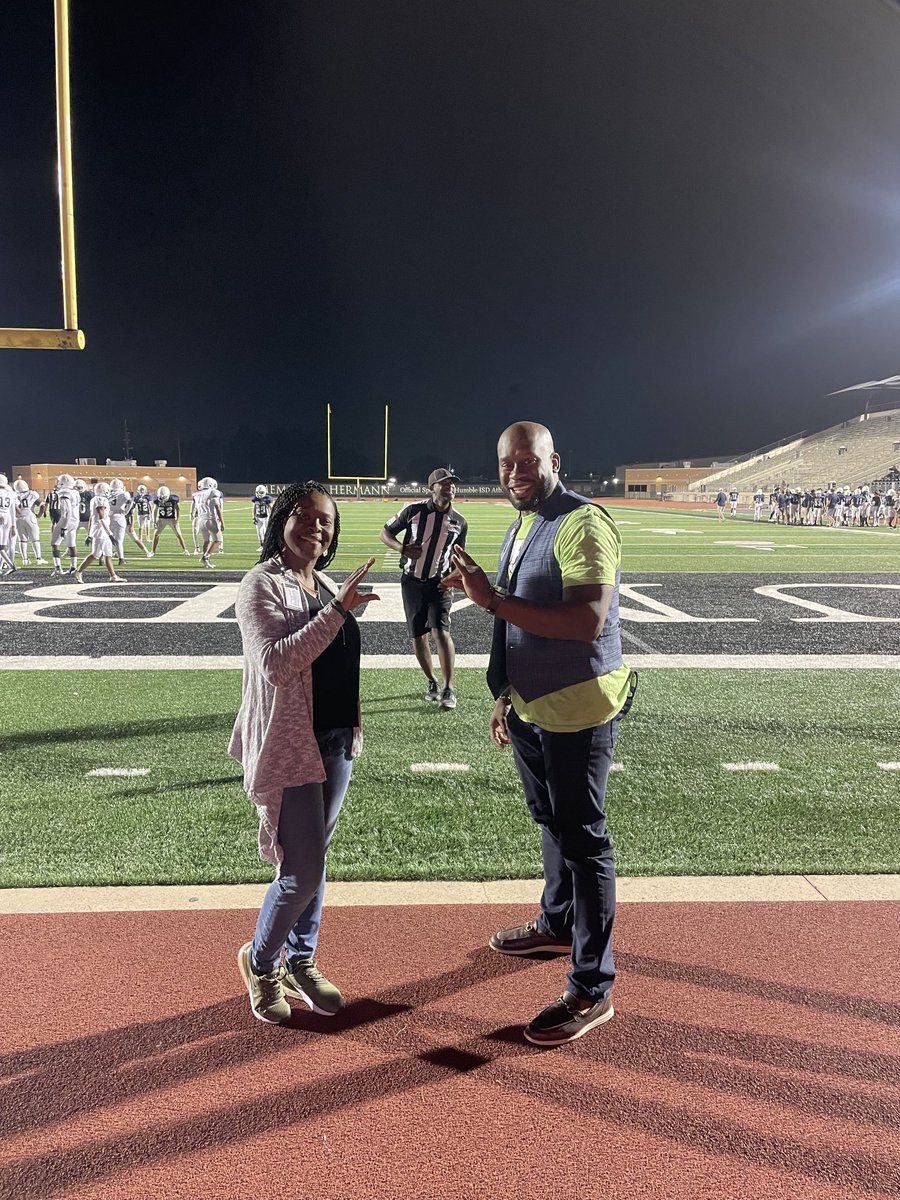 Let’s go GATORS!!!  Our 8th grade team is battling WLMS tonight at Turner Stadium!