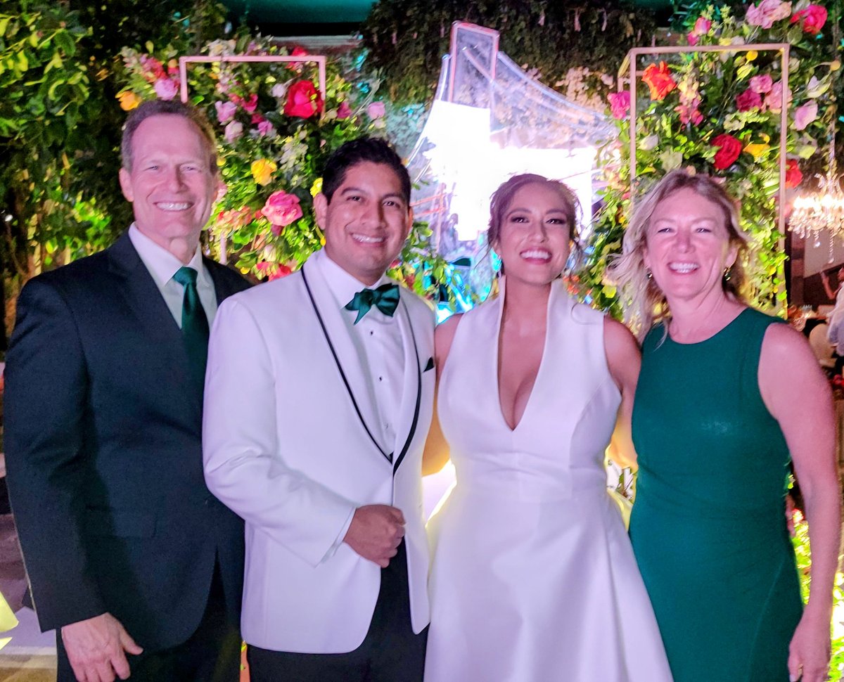 RubenBarrales's tweet photo. Great join Johnhy &amp; Natalie for their beautiful wedding in San Miguel de Allende! 💒 ❤️ https://t.co/bx5qjyjt6T