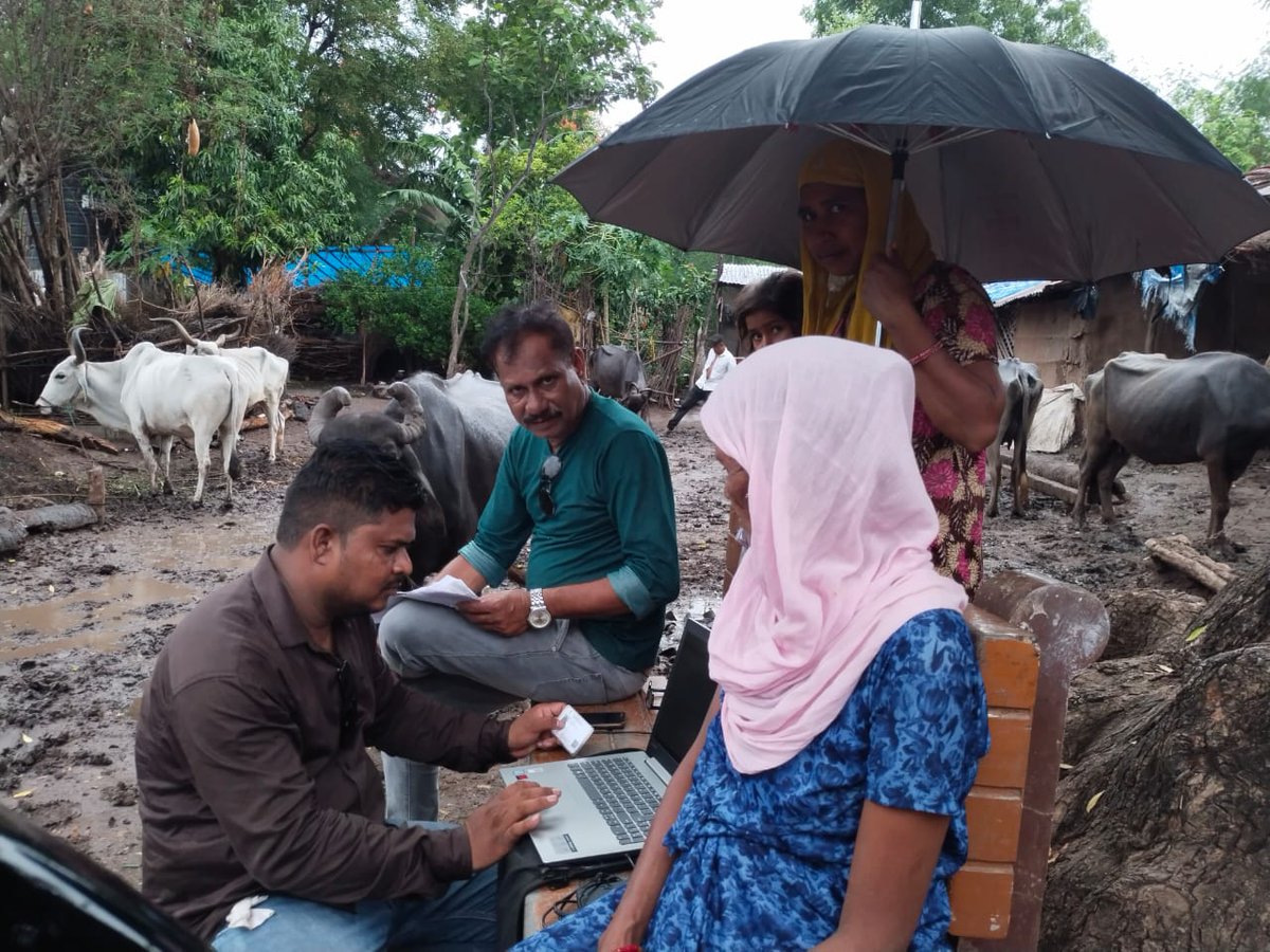 ધર ધર જાકે pmjay કા કાર્ડ બનાયા
  સરકારી યોજના કા લાભ પહોંચાયા
આજ 52દિન સે આરોગ્ય કર્મચારી લડ રહે હૈ હકક કી લડાઈ
તો કયું માન નહીં રહી હે યે સંવેદનશીલ સરકાર. 
કયા ઈસી કો કહેતે હે સંવેદનશીલ સરકાર. 

#TechnicalCadreMphwFhw
#टेक्नीकलकेडरआरोग्यकर्मचारी
<a href="/WHO/">World Health Organization (WHO)</a>
<a href="/CMOGuj/">CMO Gujarat</a> <a href="/PMOIndia/">PMO India</a>