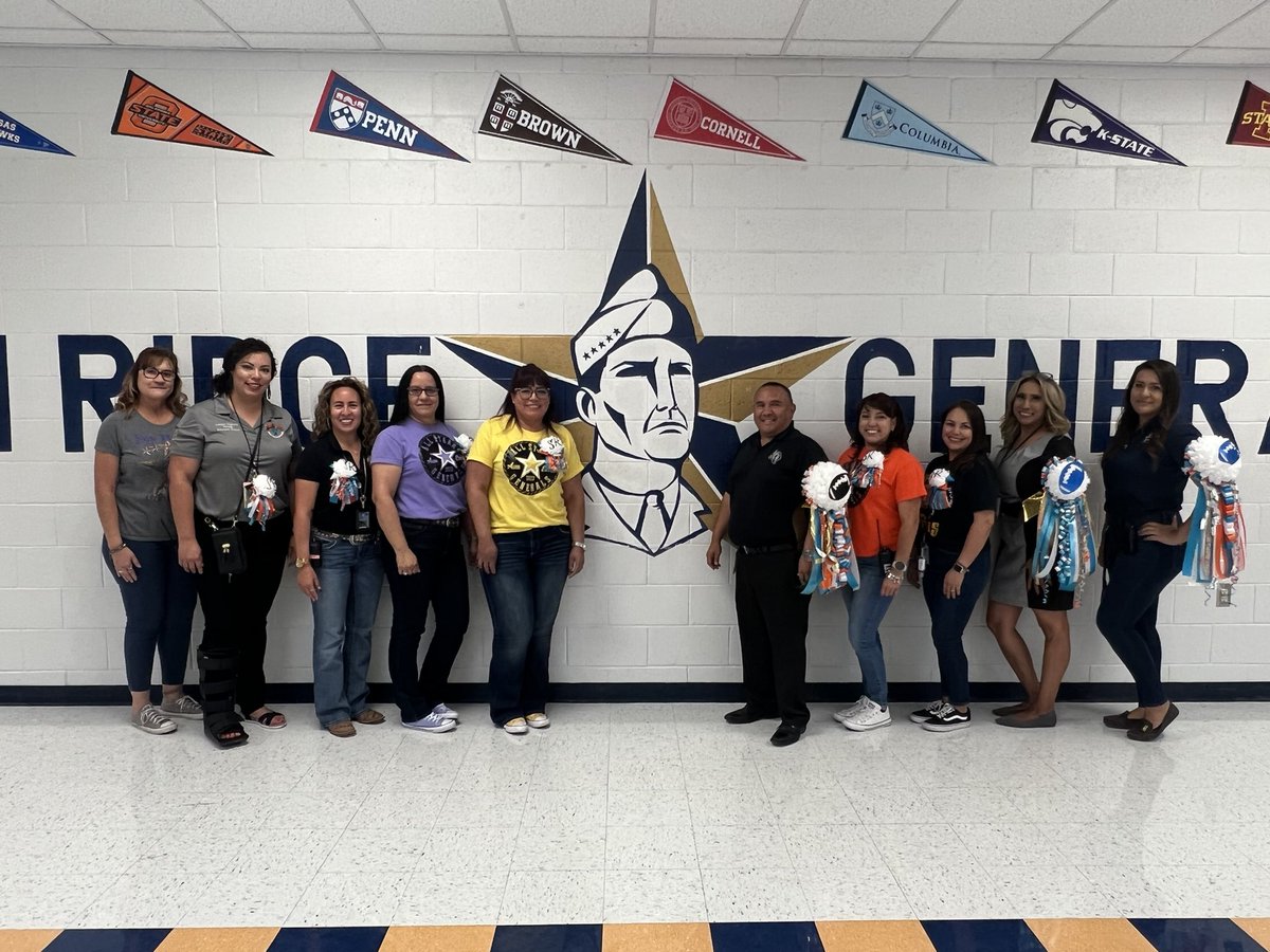 yirigo_'s tweet image. I am truly blessed to work alongside such an amazing leadership team @SRidge_MS ! #SRMSHasCourage #GeneralsConquer #TeamSISD
@MGutierrez_SRMS @MVela_SRMS @MHerrera_SRMS