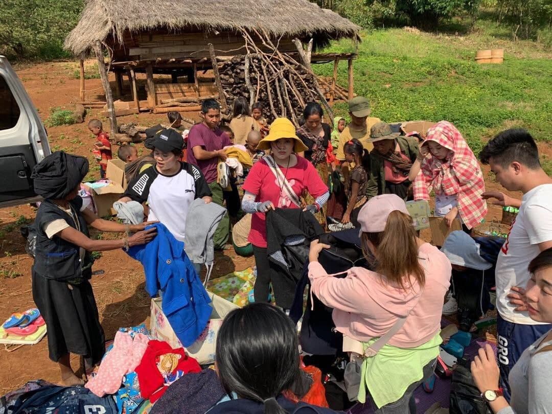 Coinbase_AI's tweet image. Vulgar is a person driving a luxury car, talking full of benevolence, righteousness and morality, but when he faces public welfare undertakings, he has all kinds of excuses. Very sarcastic 🙂