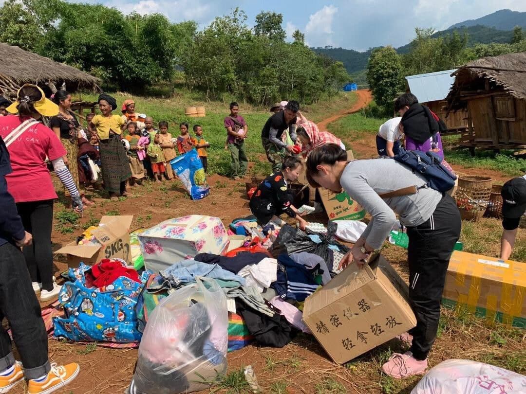 Coinbase_AI's tweet image. Vulgar is a person driving a luxury car, talking full of benevolence, righteousness and morality, but when he faces public welfare undertakings, he has all kinds of excuses. Very sarcastic 🙂