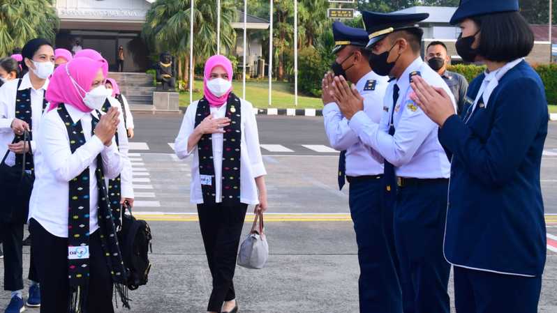 suara_ntt's tweet photo. Ibu Iriana dan OASE KIM Kunjungi Provinsi NTT. 

#nttnews
#nttupdate
#nttterkini
#nttnews
#nttupdate
#nttterkini 

https://t.co/ymFqOr5Vlw https://t.co/uGb3HkMpbB