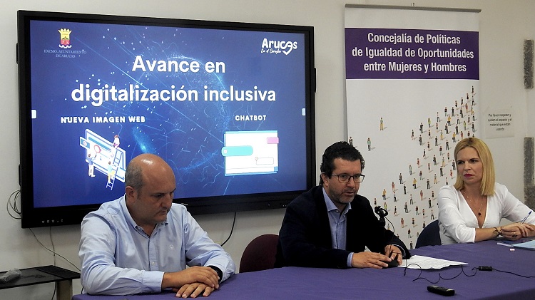 arucasdigital's tweet photo. Arucas. Reseña sobre acto de presentación de mejora de aspectos de la web municipal y "Chatbot" inclusivo. Ver en https://t.co/7k3KDytNDo https://t.co/DBszvWLloX