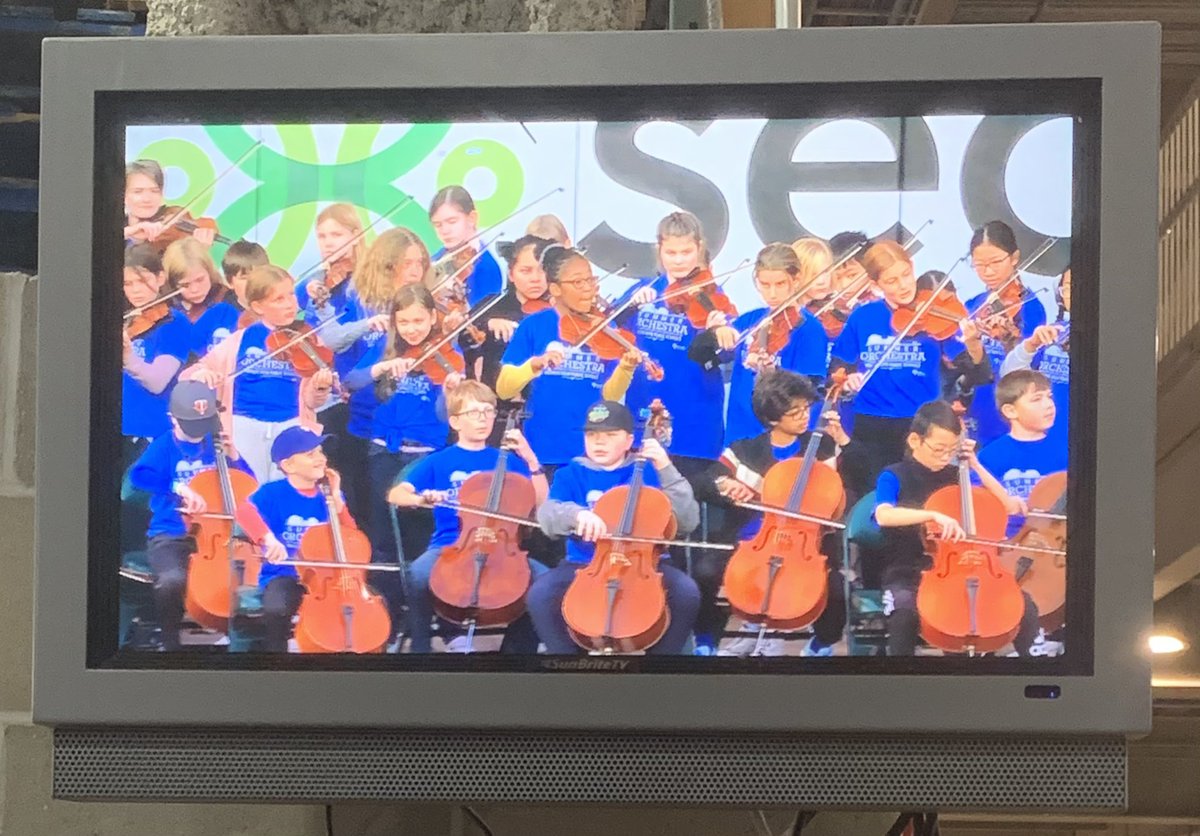haas_stacey's tweet photo. @MoundsViewK12 elementary and middle school orchestra students played the National Anthem at tonight’s @Twins game! The did an amazing job! So proud #AtTheEdge! https://t.co/McJ5RdJX4p