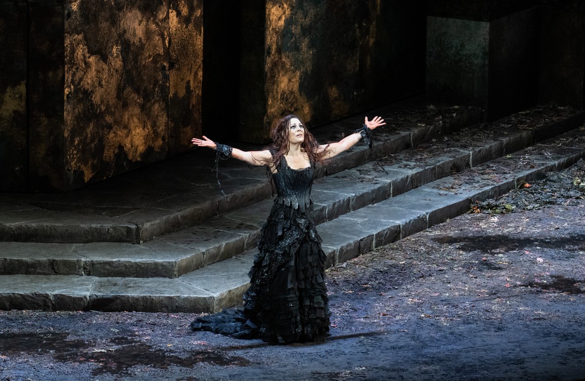 MetOpera's tweet photo. An extraordinary Opening Night of the 2022–23 season!
#MetON #MythicPower #MetOpeningNight
Photos by Jonathan Tichler / Met Opera https://t.co/6aLfBWZTFb