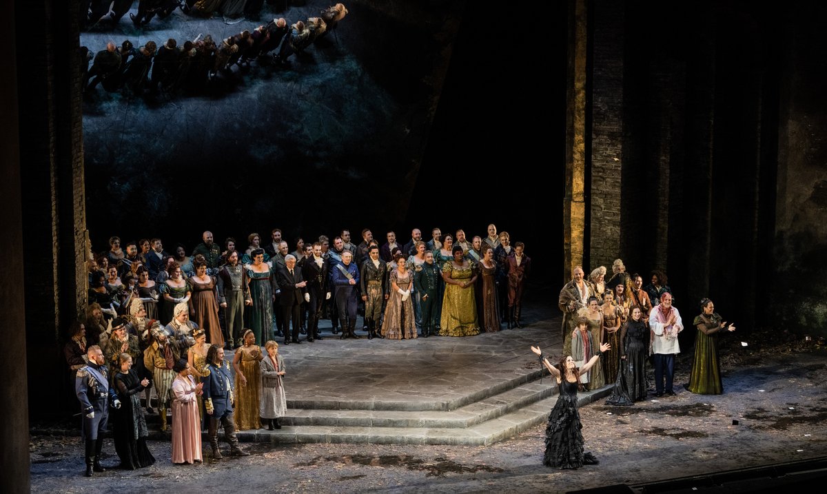 MetOpera's tweet photo. An extraordinary Opening Night of the 2022–23 season!
#MetON #MythicPower #MetOpeningNight
Photos by Jonathan Tichler / Met Opera https://t.co/6aLfBWZTFb