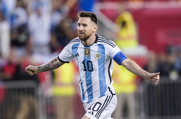 aksobuj_'s tweet photo. Messi scored 9 goals I repeat 9 goals in his last 3 international matches.
I'm upset to think that Messi didn’t get this squad a few years back,didn’t get this momentum.Otherwise none could have close to his Goal numbers.
#Messi𓃵 #VamosArgentina #ARGvsJAM https://t.co/0PnGdrQ5Re
