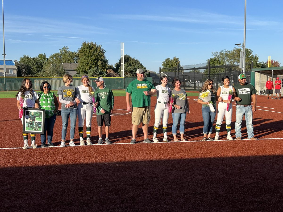 Celebrating these seniors is so easy!! THANK YOU for building this program, for being such dedicated leaders, and for being role models to so many. You all have such bright futures ahead! 💚💛