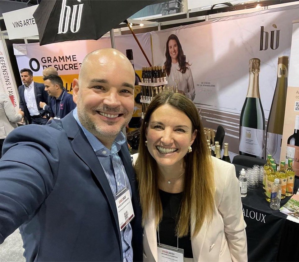 Seul, on va plus vite… mais ensemble on va tellement plus loin!
•
🤩😎❤️ Superbe journée à Québec… et superbe rencontre 🙌🏻 <a href="/jessica_harnois/">HARNOIS JESSICA</a> Merci d’avoir goûté <a href="/pur_vodka/">Pur Vodka</a> en 2009 et d’avoir dit à Karo et moi Wow! Il faut que la Saq prenne ce produit👌 The rest is history 😜