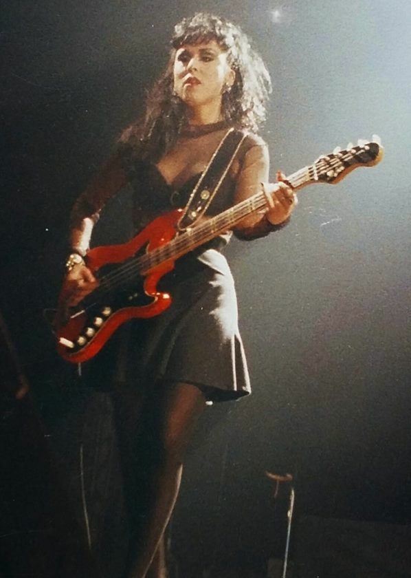 PunkRockStory's tweet photo. Candy Del Mar, out of the limelight, wonderful bassist of the Cramps.

#punk #punks #punkrock #womenofpunk #candydelmar #history #punkrockhistory https://t.co/YAY5PY1ecl