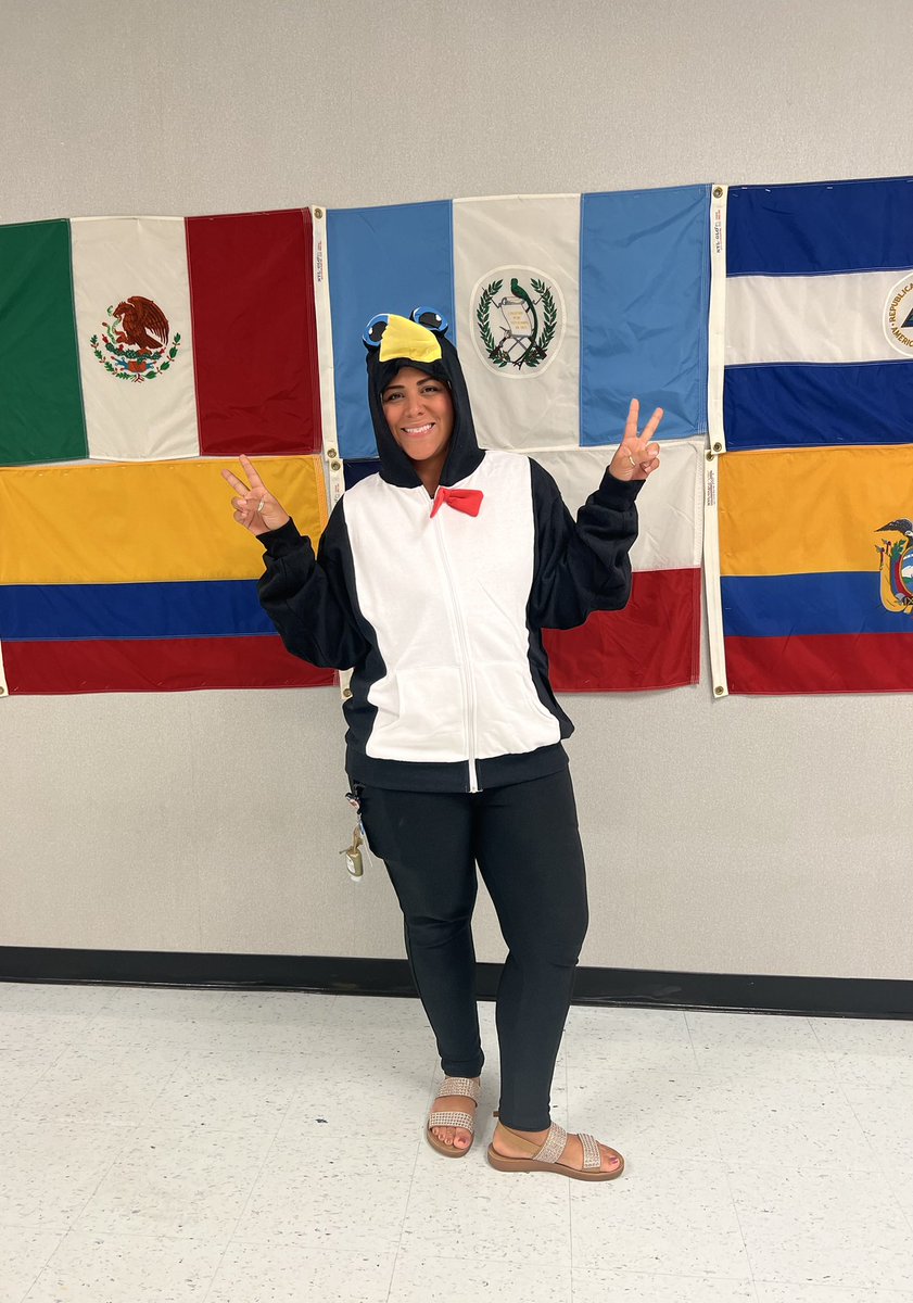 JacquieKortz's tweet photo. Jiji ST math & Frog Street with our wonderful Ms Perez. Thank you @anitaperezABC for all you do!😃👏👍😘💚@GarciaLeza_AISD #MEMCGL #AldineConnected #CaresTeam @PattyWillis1 @SarahSutter8 @shinebrightPat https://t.co/8EOXWGg6wz