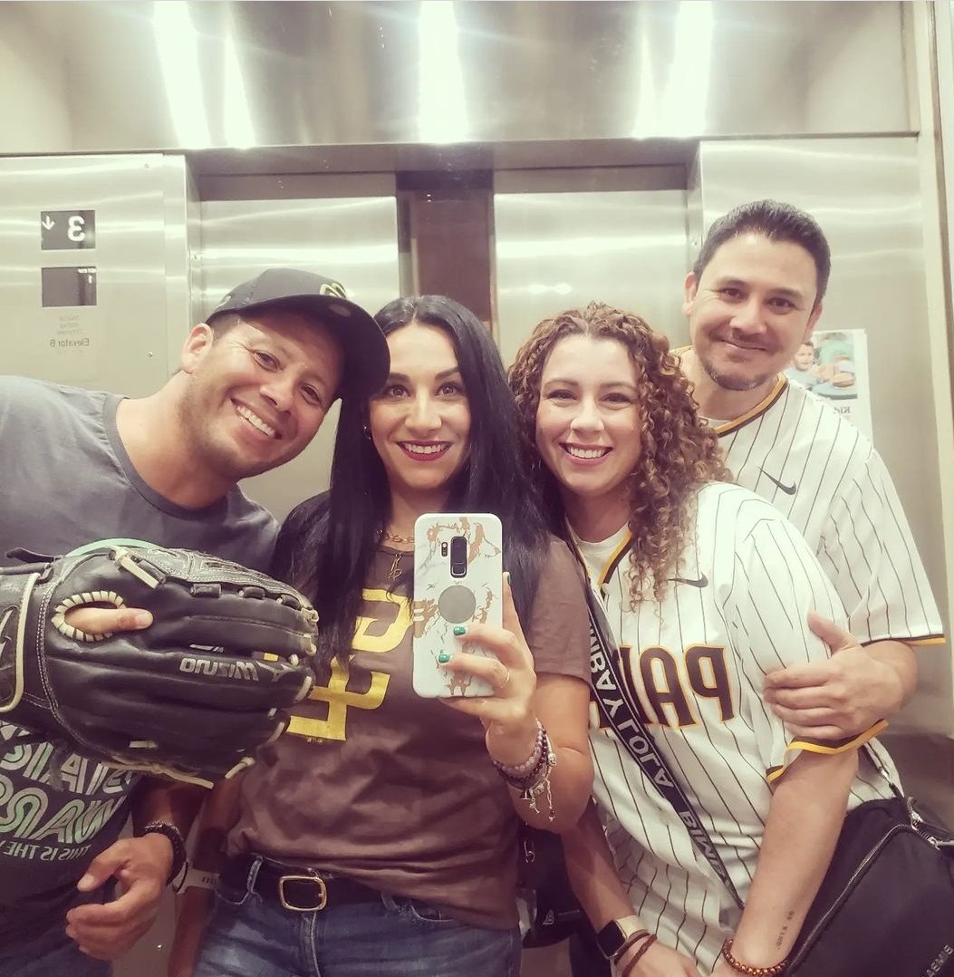 bart2123's tweet image. #TimeToShine