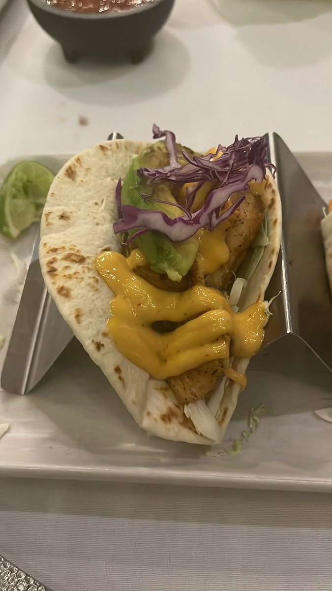 beachysonja's tweet photo. Why is 3/4 of a taco filling? My taco needs you… https://t.co/Qzn25TXEbg