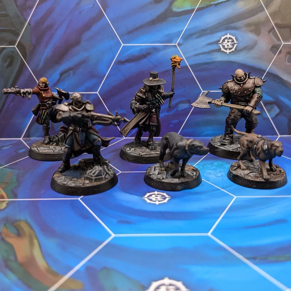 Hexbane's Hunters ready for Gnarlwood! Definitely need some Cursed City rules for these guys #PaintingWarhammer #WarhammerCommunity