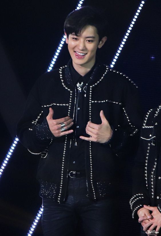 kollideph's tweet photo. HE'S BACK❤️😭
I CAN'T CONTAIN MY HAPPINESS! HE'S FINALLY BACK 😭IM PROUD TO SAY NA NAGING LOYAL AKO THE WHOLE TIME!😭

pa-GA ako maybe after live niya, dami na GAs sa iba eh. Sali muna tayo sa kanila 🤭😆

#WelcomeBackChanyeol
#찬열아_전역축하해_보고싶었어
#CHANYEOL @weareoneEXO https://t.co/WJ1Jm45yIV
