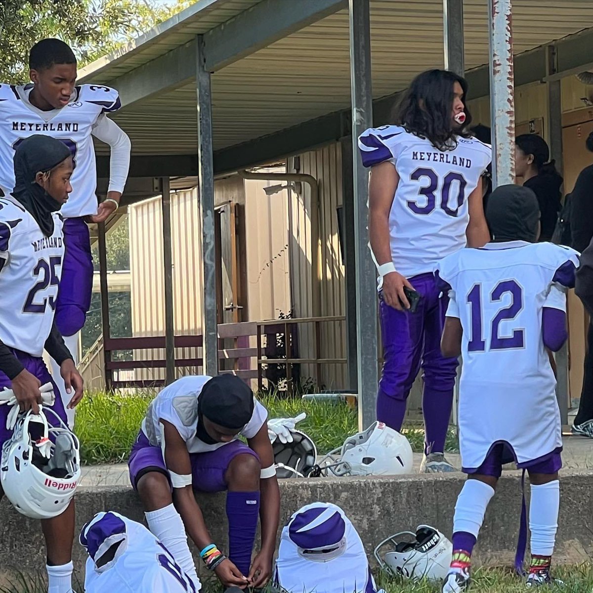 TheTshirtGurl's tweet photo. The Boys got the W tonight!!!!
21-0 over Pin Oak!! #12 #ashcash #mpvafootball🏈 @AshtonSDavis3 https://t.co/S2l0kO8EWm