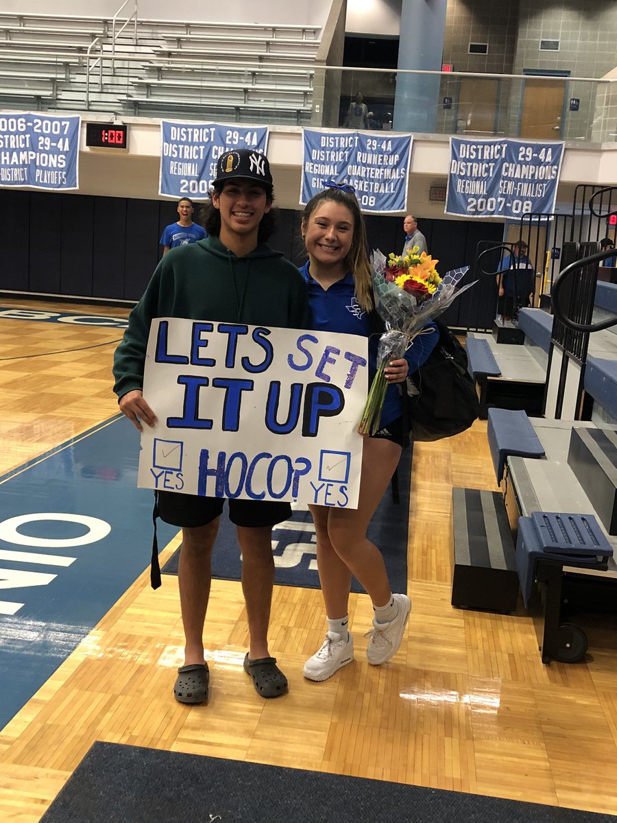 Had a great win followed by a homecoming proposal.. great Tuesday night to be a Bobcat ! 🐾💙