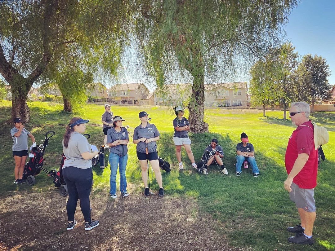 MrKevinHo's tweet photo. S/O @OVHS_Girls_Golf for posting 1st W of League Play @TheRVathletics !
Good job OV Lady Golfers for posting season low 318 team score and Makayla O for low score 53!
@OrangeVista_ATH 
@OrangeVistaASB https://t.co/SUr0wDWPbA