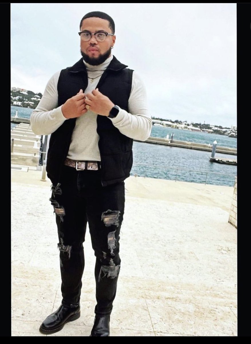 YBKi16's tweet photo. The pain never eases.. I Miss you more than words can explain 😪 

I know the party finna be turnt in heaven today. Happy 25th my guy 🥳 🍾

I hope they got some Bumbu up there 😅

#longliveChe https://t.co/GuSfXwkUdC