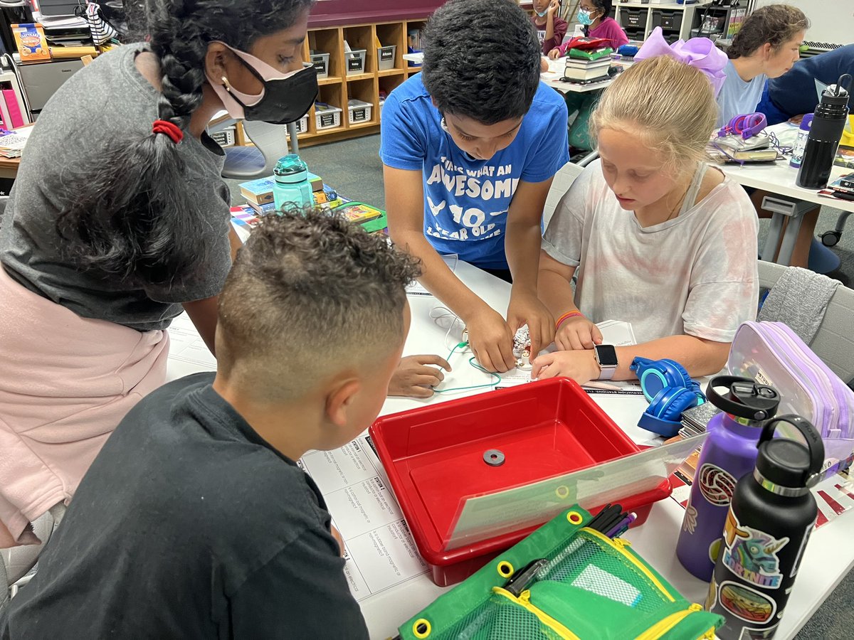 CarrieBoyleCISD's tweet photo. Scientists in 5C inquiring about insulators and conductors. @AustinElem #CISD_Science #AustinOurStory https://t.co/M4iY1N7zTY